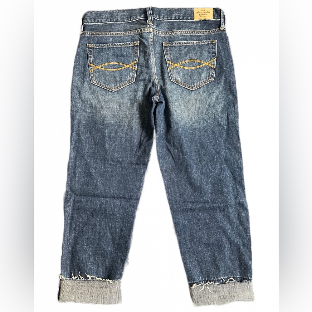 Abercrombie & Fitch Jeans Women’s Size 26 Inseam 25 Cute Cropped Frayed Ends